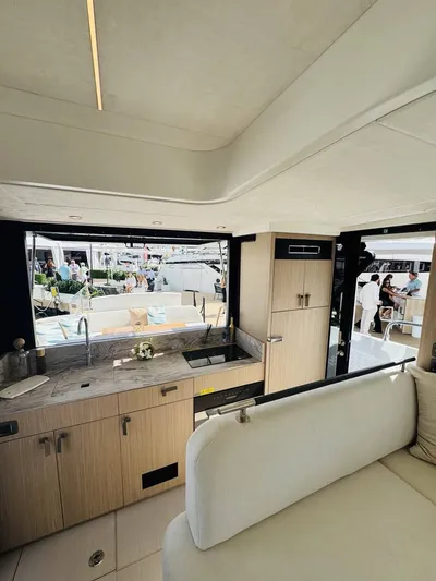 New 2027 Prestige F-LINE: F4.3 for Sale | Vancouver, BC | M&P Yacht Centre | 68f186d2fe8bf9d9b7099245