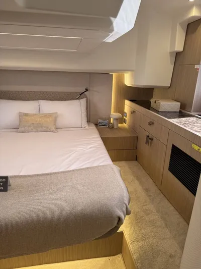 New 2027 Prestige F-LINE: F4.3 for Sale | Vancouver, BC | M&P Yacht Centre | 68f186d2fe8bf9d9b7099245