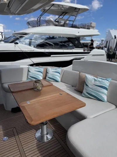 New 2027 Prestige F-LINE: F4.3 for Sale | Vancouver, BC | M&P Yacht Centre | 68f186d2fe8bf9d9b7099245