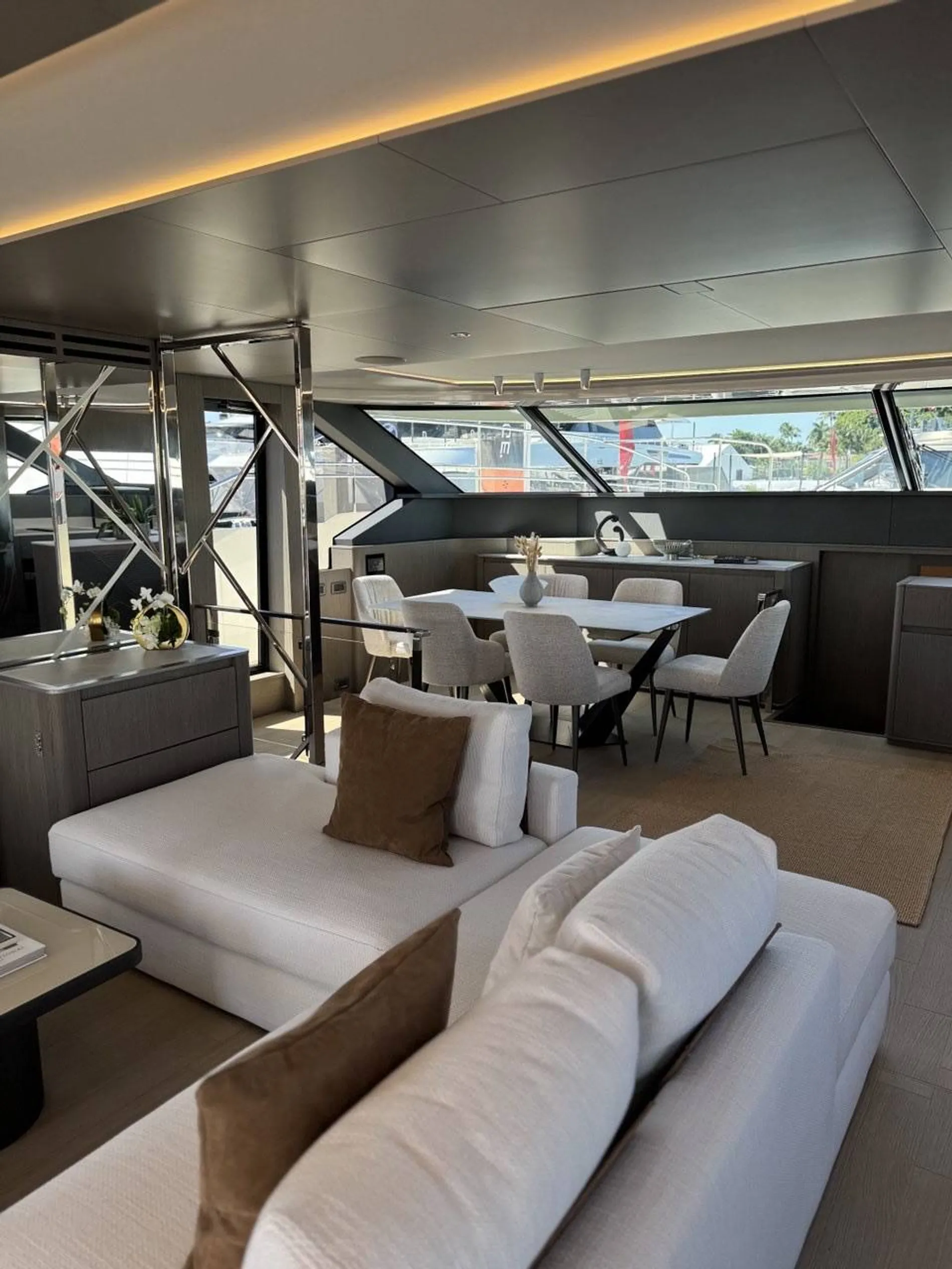 New 2027 Prestige M8 for Sale | Vancouver, BC | M&P Yacht Centre | 68b0edf49b4127adde0290b2