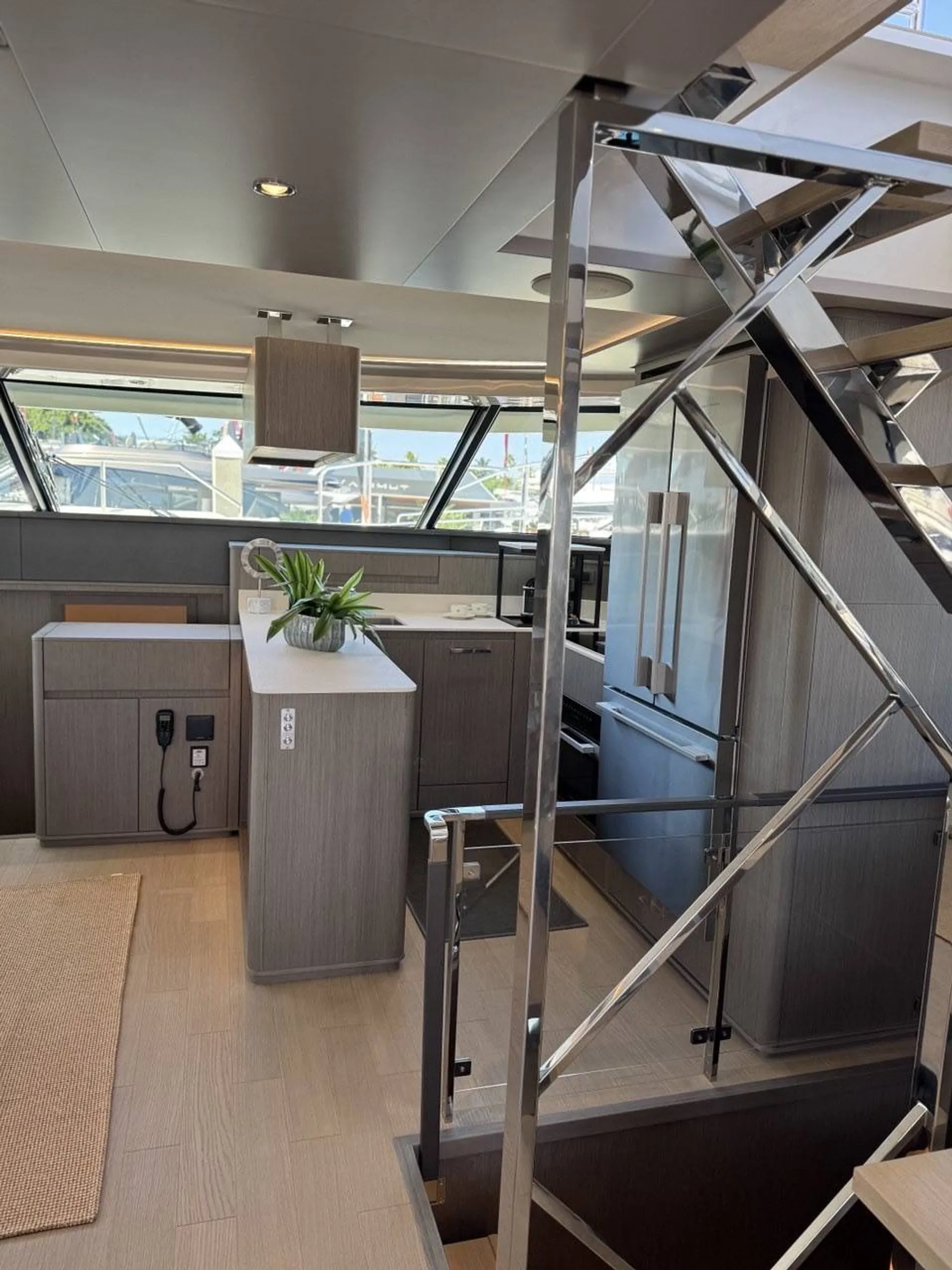 New 2027 Prestige M8 for Sale | Vancouver, BC | M&P Yacht Centre | 68b0edf49b4127adde0290b2
