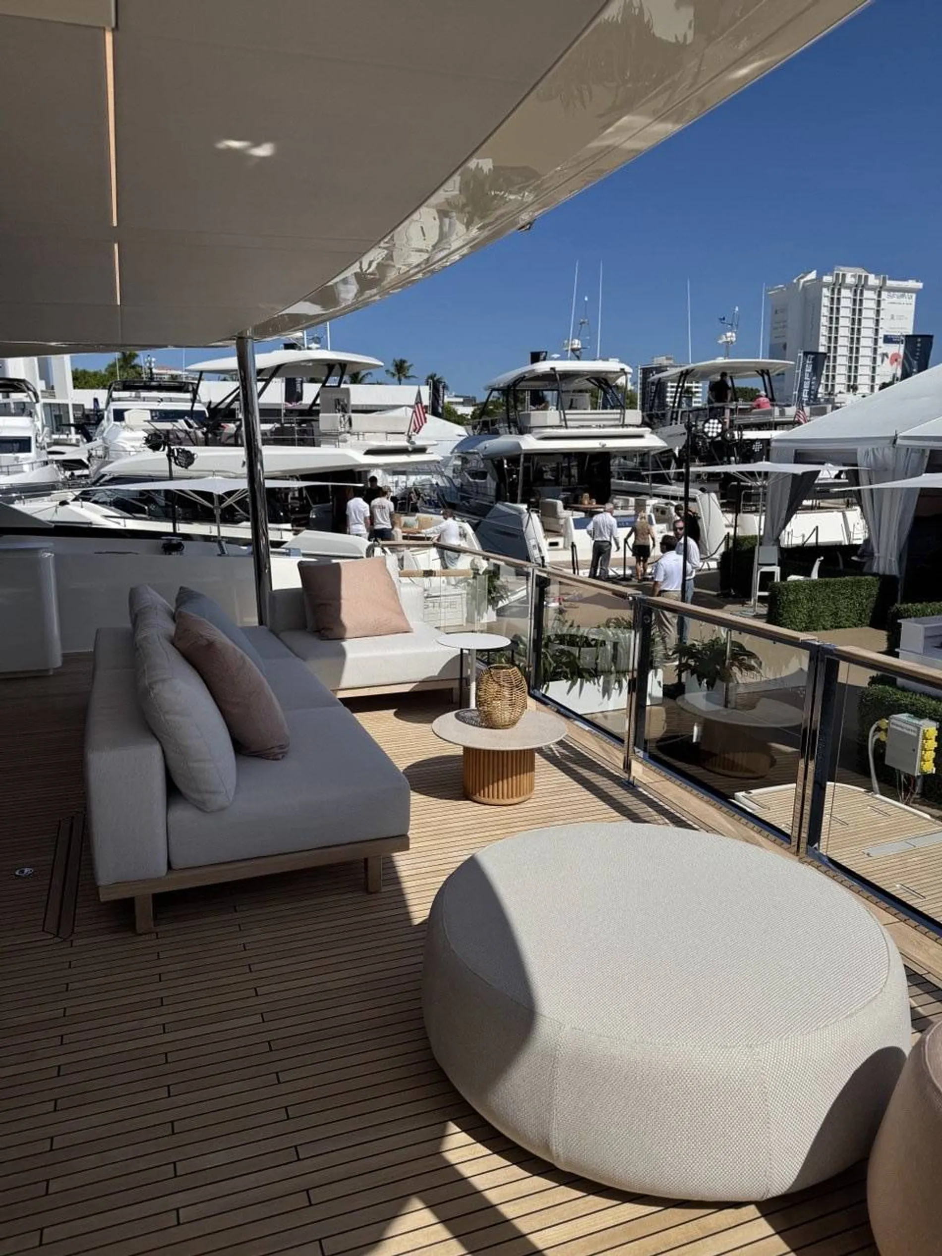 New 2027 Prestige M8 for Sale | Vancouver, BC | M&P Yacht Centre | 68b0edf49b4127adde0290b2