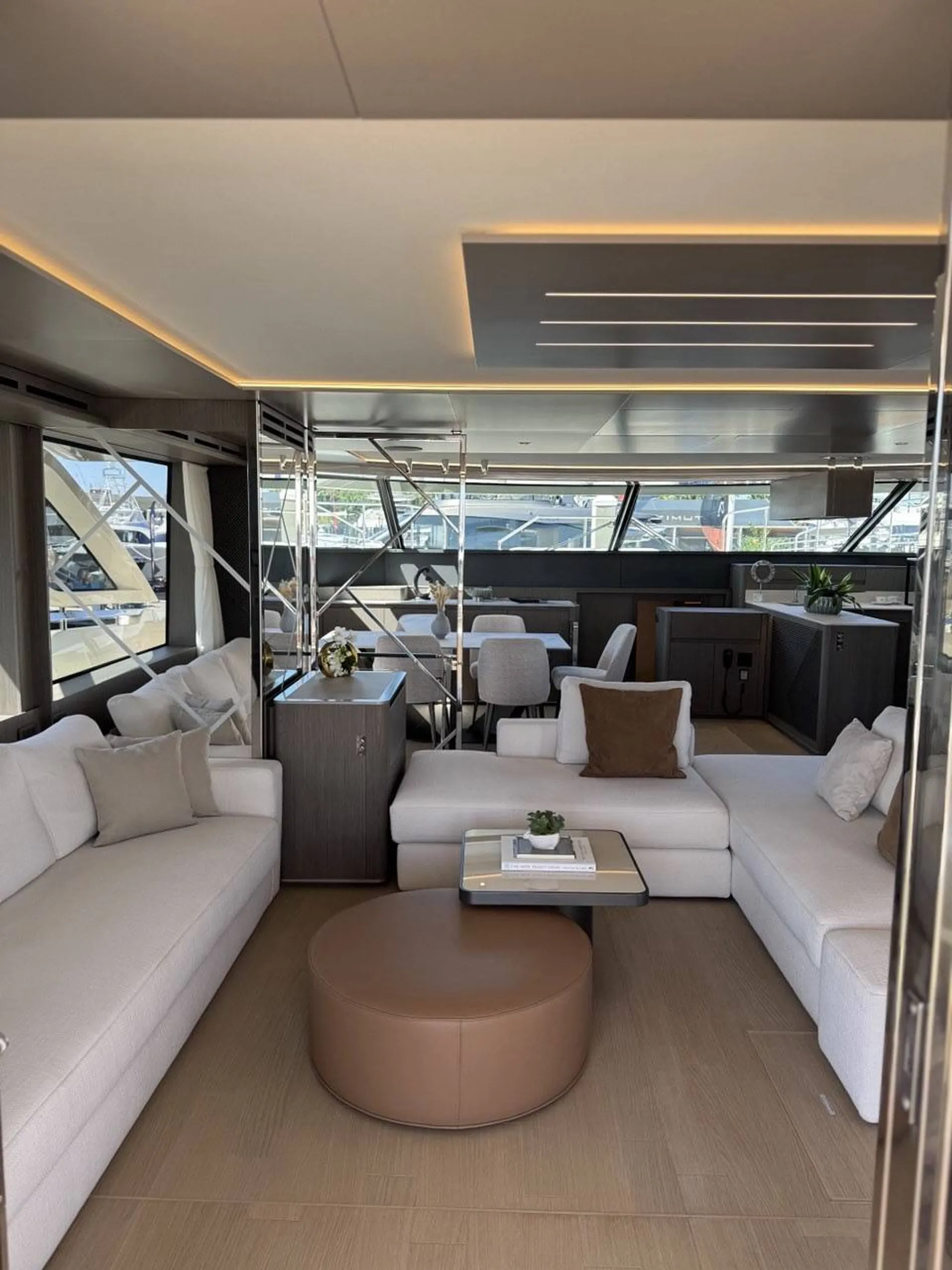 New 2027 Prestige M8 for Sale | Vancouver, BC | M&P Yacht Centre | 68b0edf49b4127adde0290b2