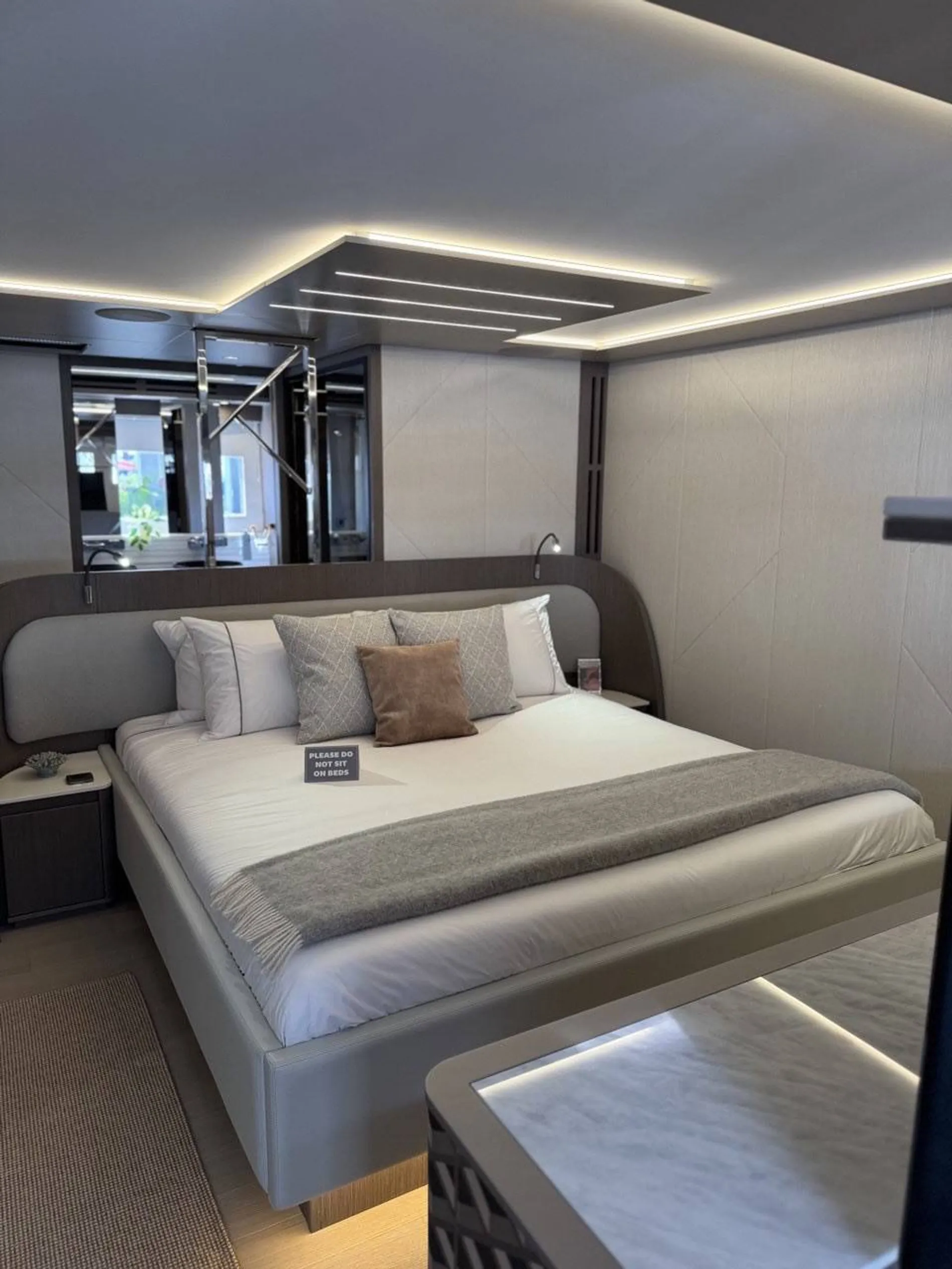 New 2027 Prestige M8 for Sale | Vancouver, BC | M&P Yacht Centre | 68b0edf49b4127adde0290b2