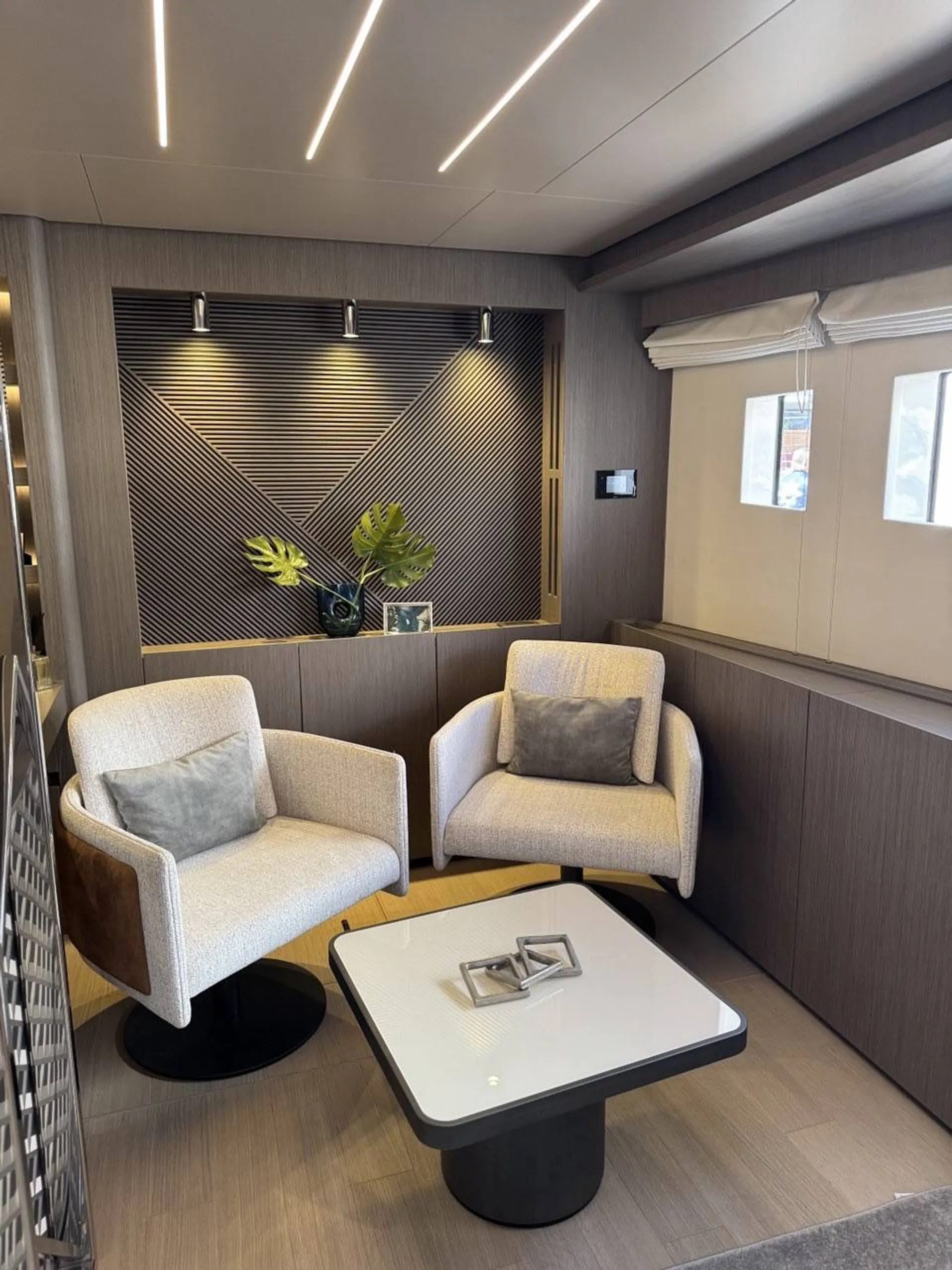 New 2027 Prestige M8 for Sale | Vancouver, BC | M&P Yacht Centre | 68b0edf49b4127adde0290b2