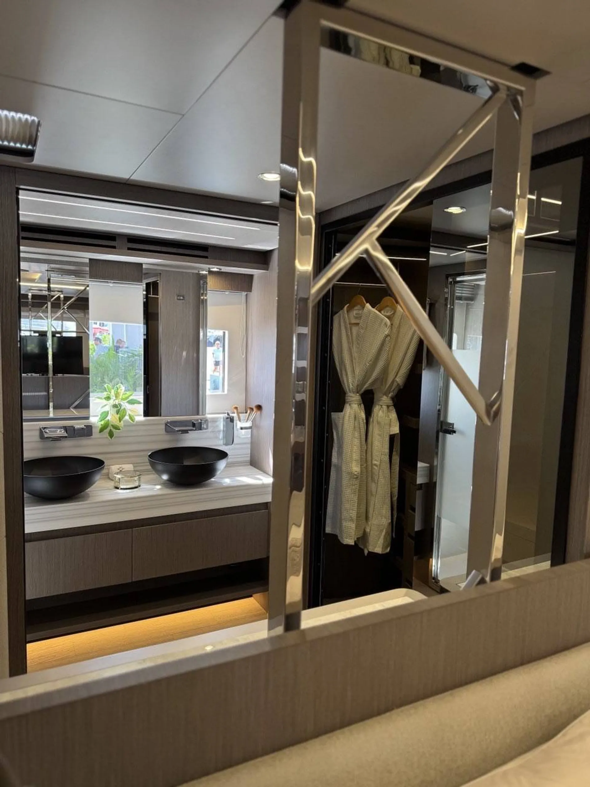 New 2027 Prestige M8 for Sale | Vancouver, BC | M&P Yacht Centre | 68b0edf49b4127adde0290b2