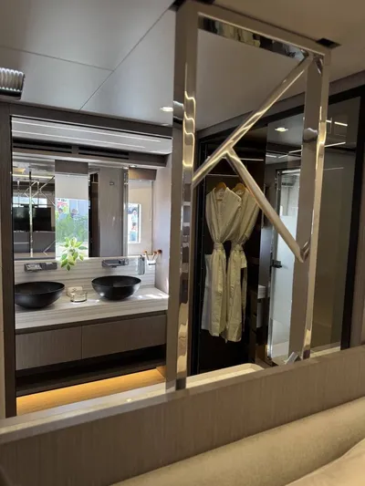 New 2027 Prestige M8 for Sale | Vancouver, BC | M&P Yacht Centre | 68b0edf49b4127adde0290b2