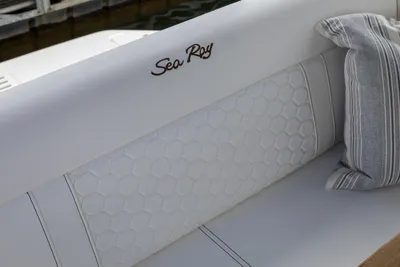 New 2027 Sea ray Sundancer 320 for Sale | Vancouver, BC | M&P Yacht Centre | 69054a3bbcb3d5548a0c5629