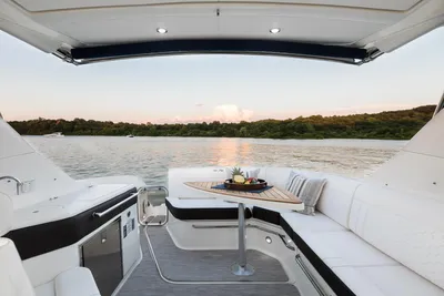 New 2027 Sea ray Sundancer 320 for Sale | Vancouver, BC | M&P Yacht Centre | 69054a3bbcb3d5548a0c5629