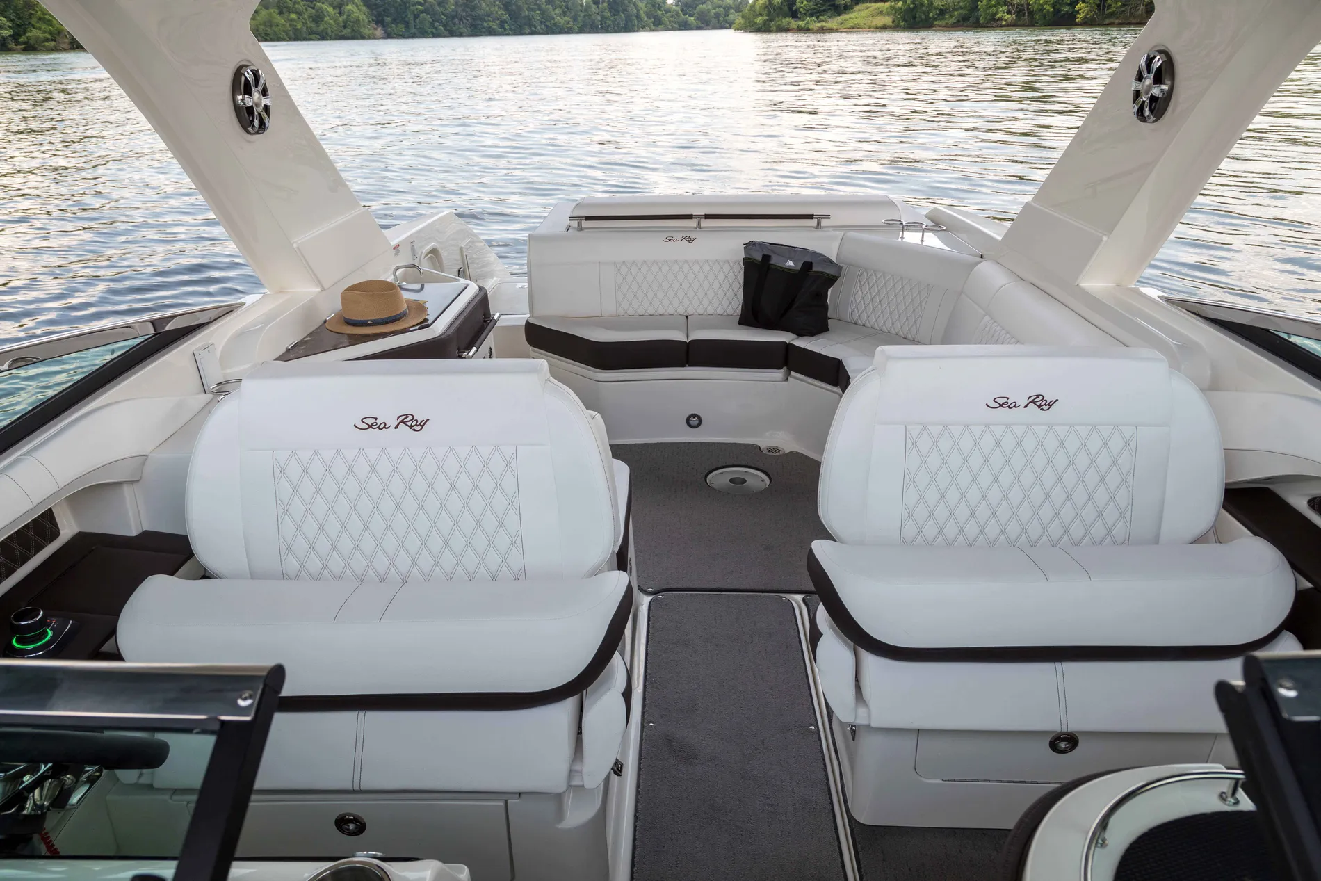 New 2027 Sea ray SLX 310 for Sale | Vancouver, BC | M&P Yacht Centre | 69054bd136590210050401ca