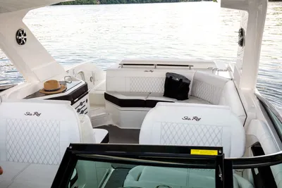 New 2027 Sea ray SLX 310 for Sale | Vancouver, BC | M&P Yacht Centre | 69054bd136590210050401ca