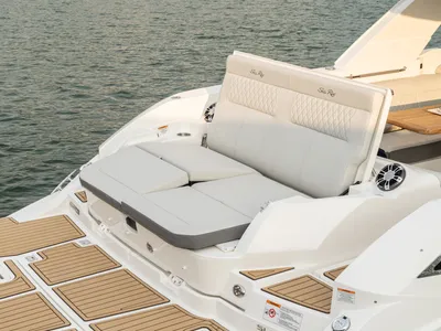 New 2027 Sea ray SLX 350 for Sale | Vancouver, BC | M&P Yacht Centre | 69054d5b6494276b13043cdc