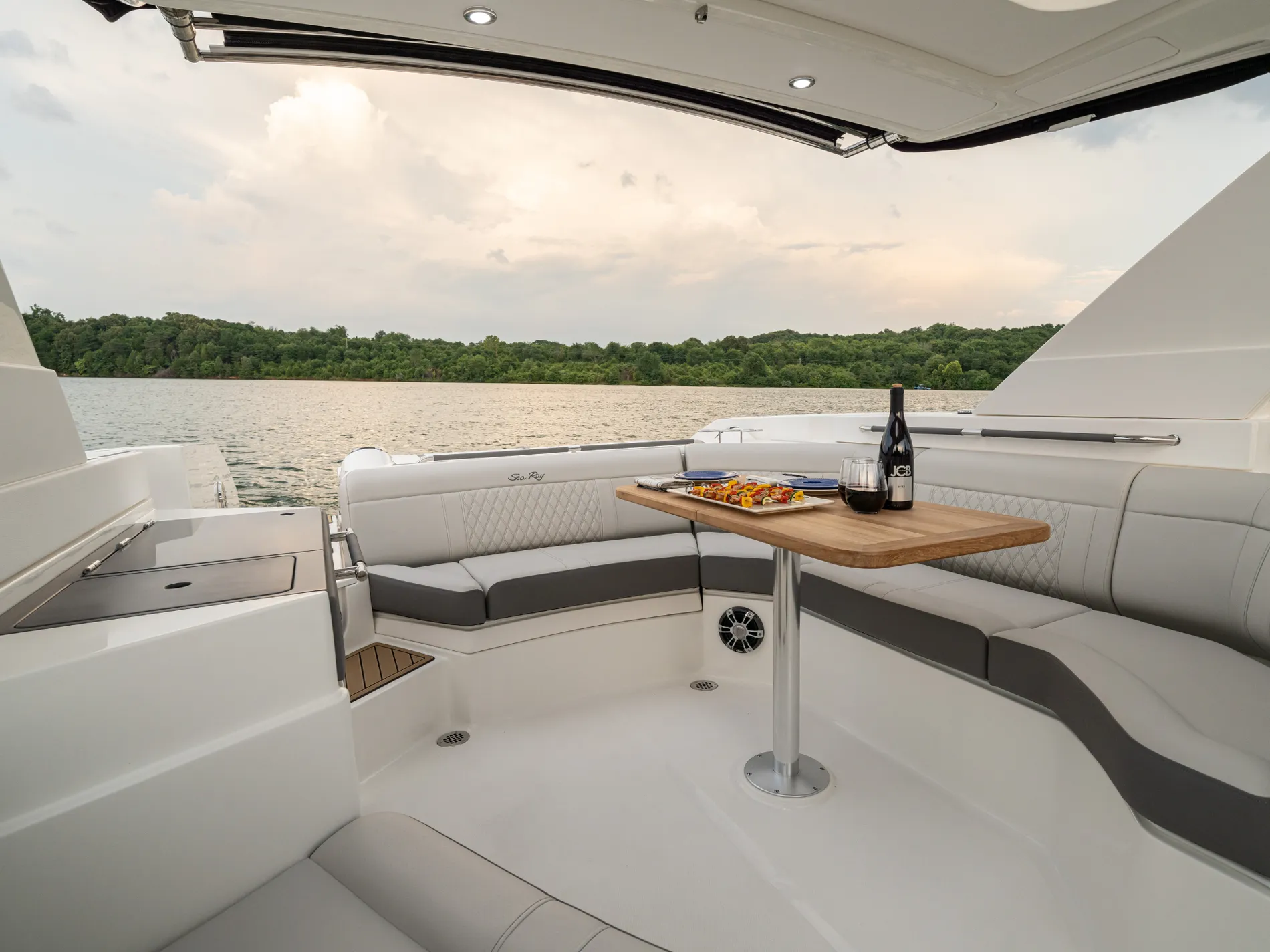New 2027 Sea ray SLX 350 for Sale | Vancouver, BC | M&P Yacht Centre | 69054d5b6494276b13043cdc