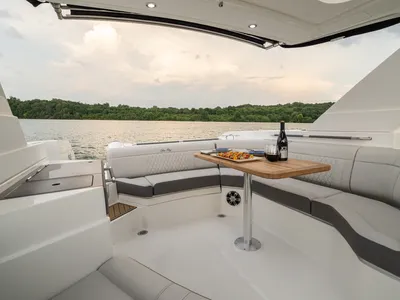 New 2027 Sea ray SLX 350 for Sale | Vancouver, BC | M&P Yacht Centre | 69054d5b6494276b13043cdc