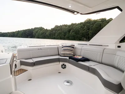 New 2027 Sea ray SLX 350 for Sale | Vancouver, BC | M&P Yacht Centre | 69054d5b6494276b13043cdc