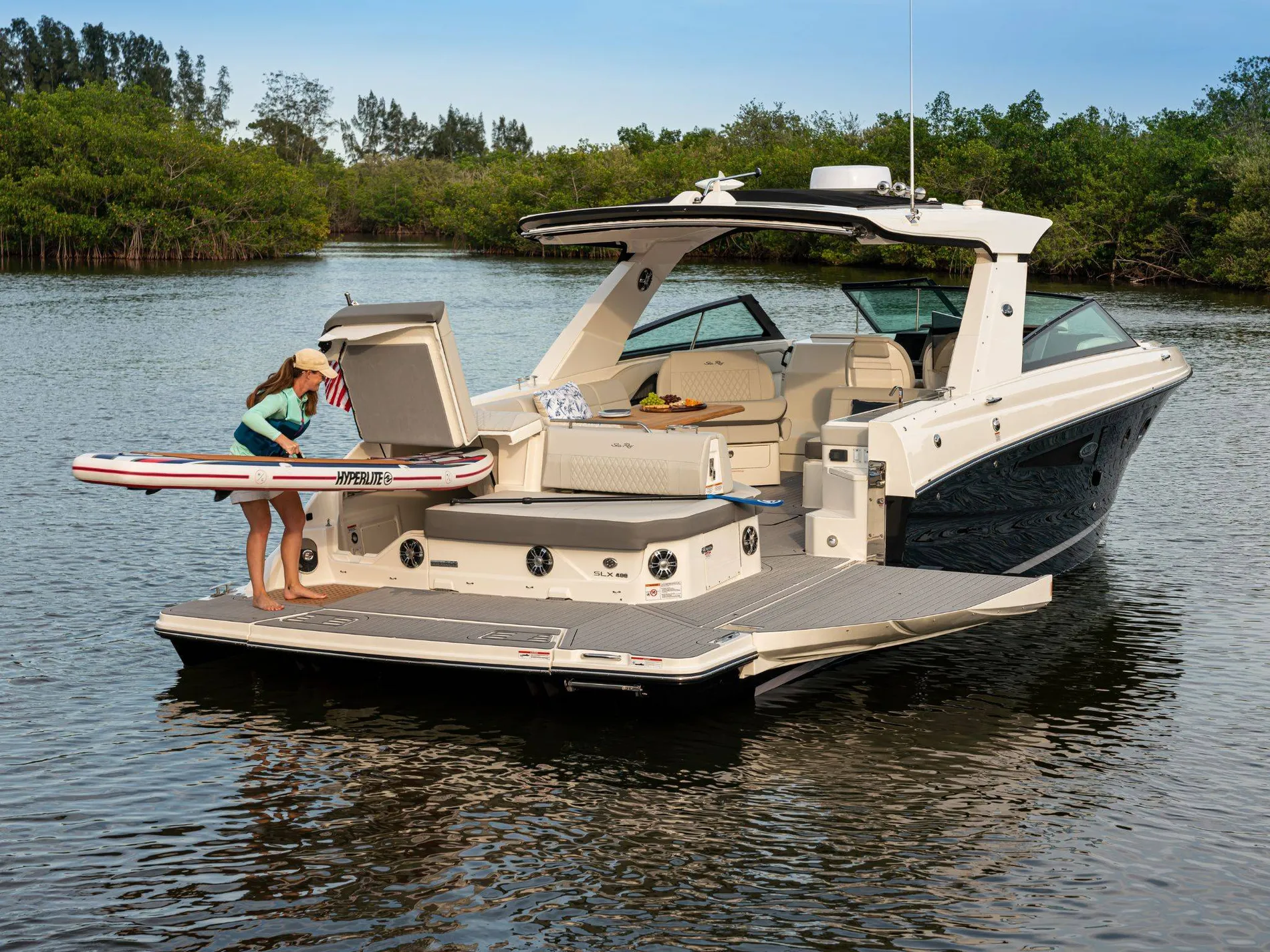 New 2027 Sea ray SLX 400 for Sale | Vancouver, BC | M&P Yacht Centre | 69054db9e1d8252b550098dc