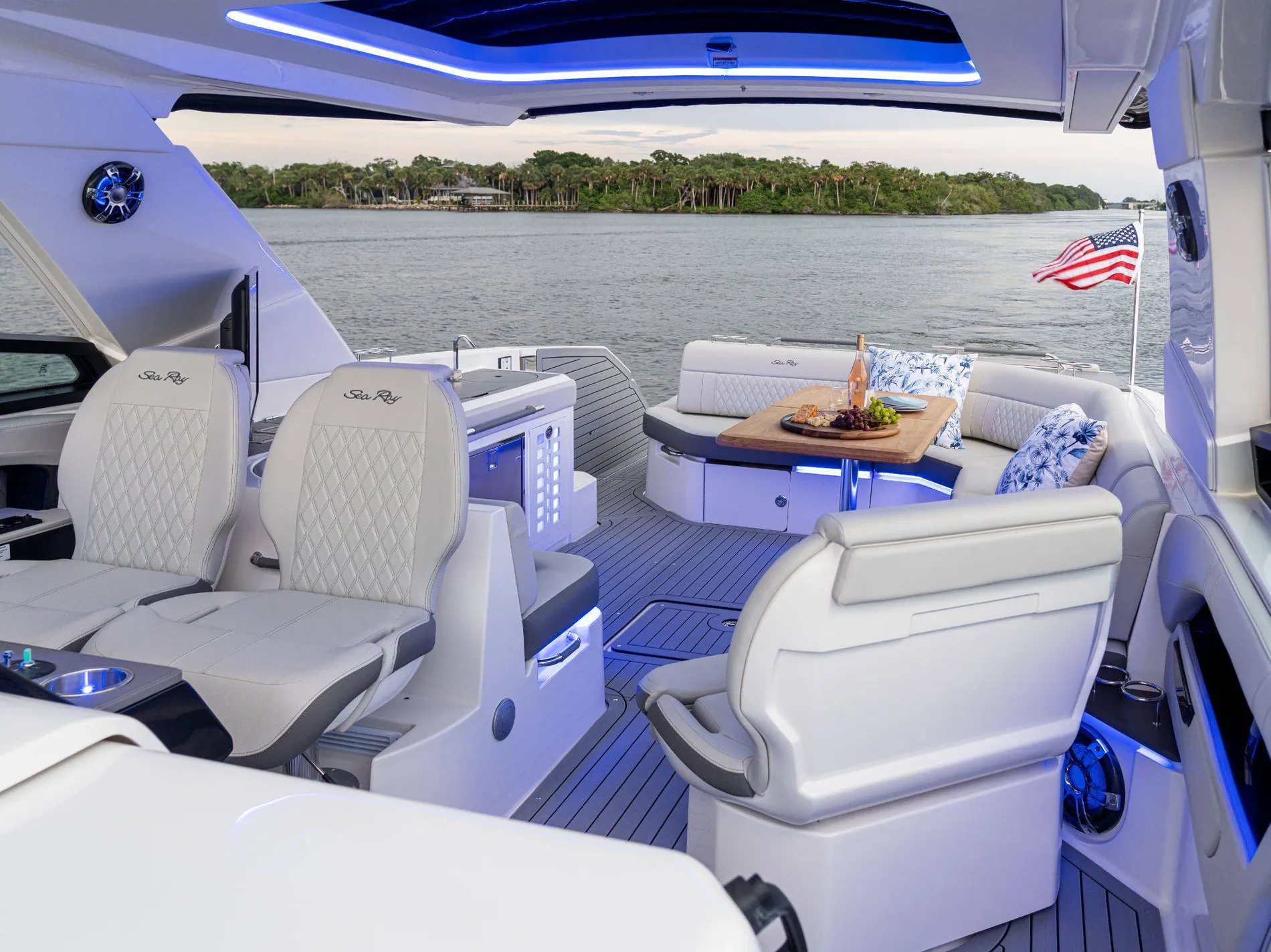 New 2027 Sea ray SLX 400 for Sale | Vancouver, BC | M&P Yacht Centre | 69054db9e1d8252b550098dc