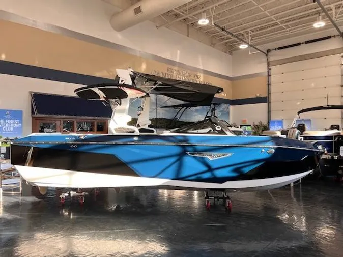 2026 Nautique S23