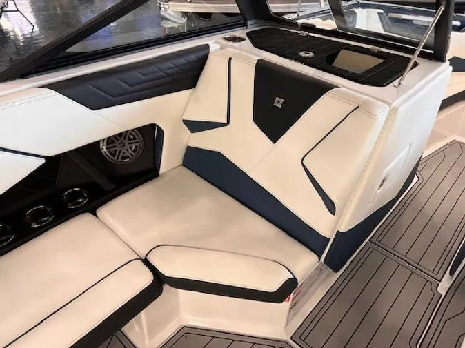 2026 Nautique S23