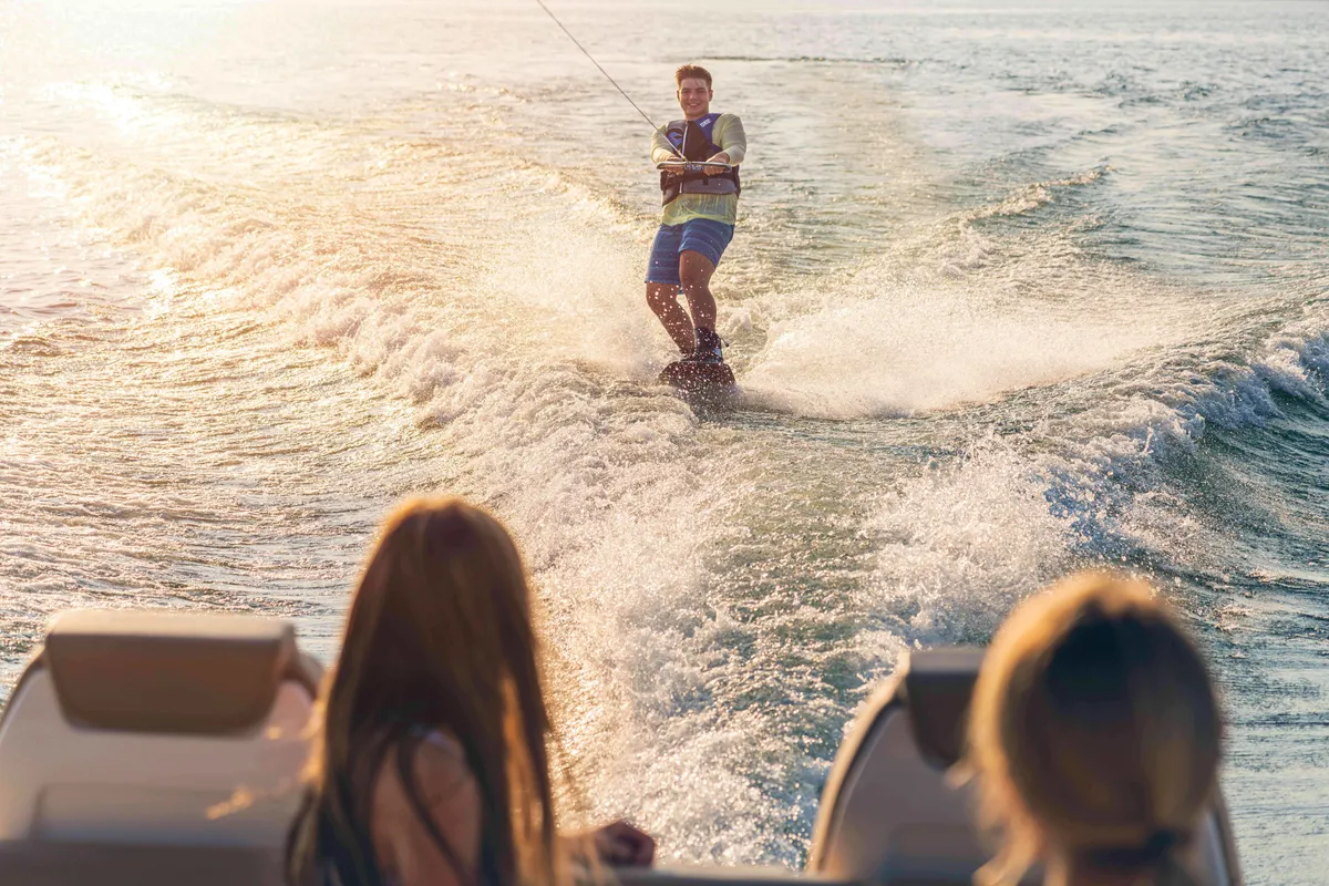 2027 Sea Ray SDX 290-6