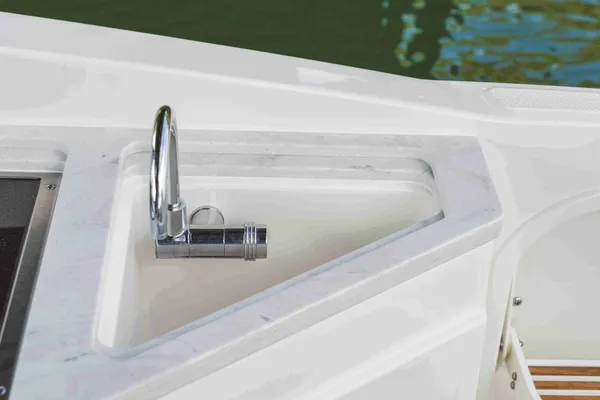 2027 Sea Ray SDX 290-11