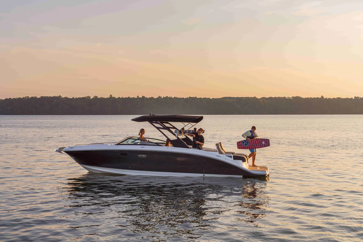 2027 Sea Ray SDX 290-18