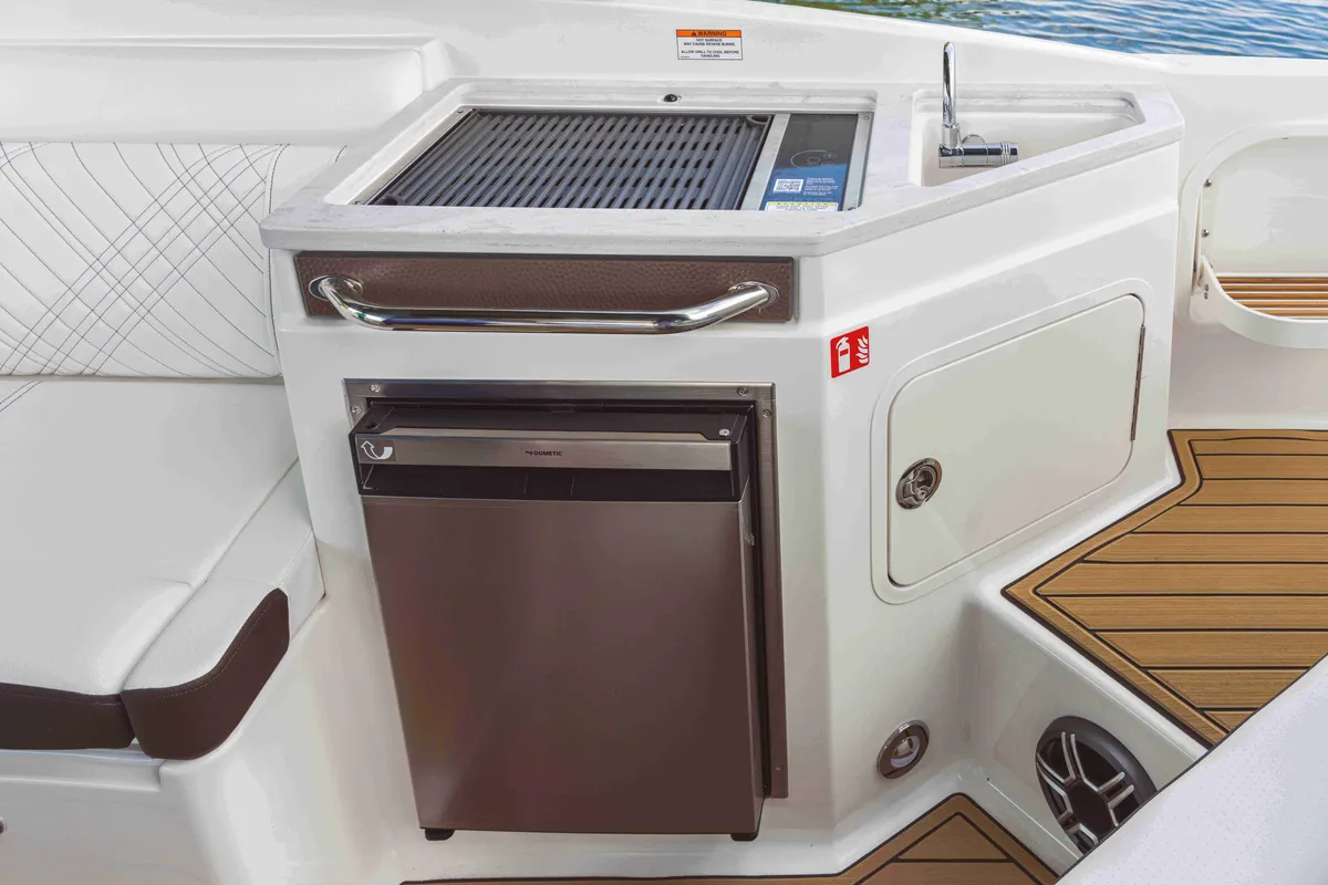 2027 Sea Ray SDX 290-12
