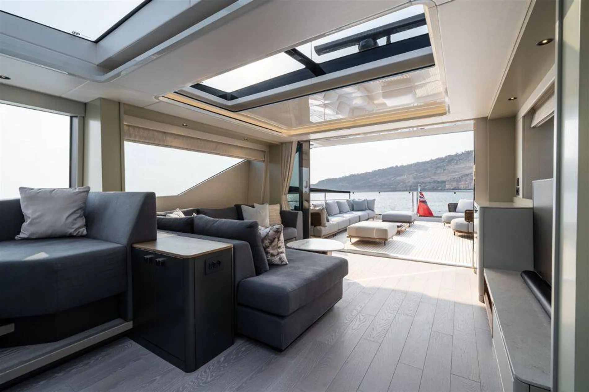 New 2027 Sunseeker 82 Ocean Enclosed for Sale | Vancouver, BC | M&P Yacht Centre | 6909172f9e97efc2360271bf