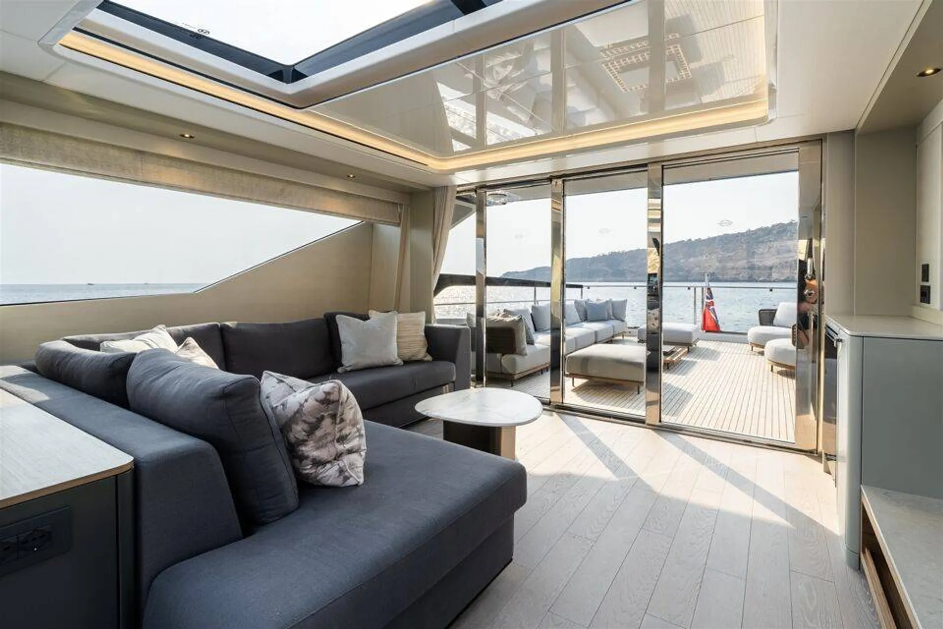 New 2027 Sunseeker 82 Ocean Enclosed for Sale | Vancouver, BC | M&P Yacht Centre | 6909172f9e97efc2360271bf