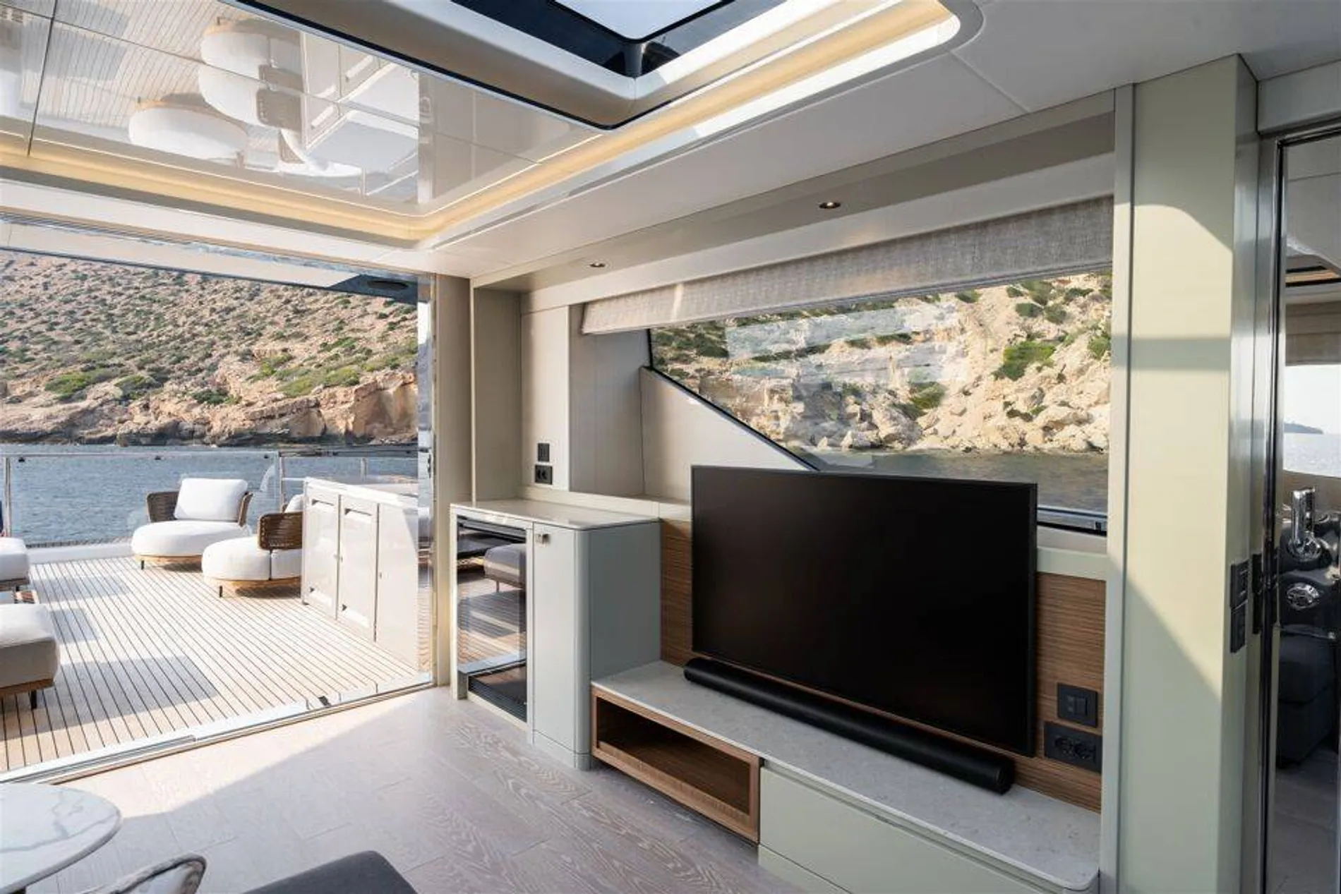 New 2027 Sunseeker 82 Ocean Enclosed for Sale | Vancouver, BC | M&P Yacht Centre | 6909172f9e97efc2360271bf