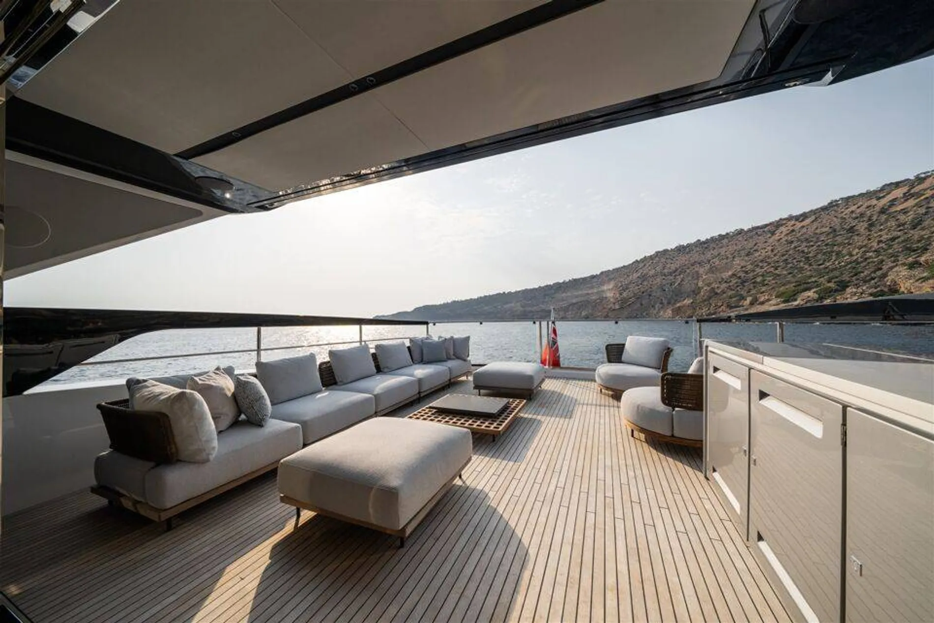 New 2027 Sunseeker 82 Ocean Enclosed for Sale | Vancouver, BC | M&P Yacht Centre | 6909172f9e97efc2360271bf