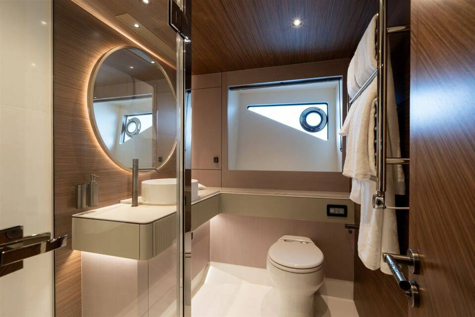 New 2027 Sunseeker 82 Ocean Enclosed for Sale | Vancouver, BC | M&P Yacht Centre | 6909172f9e97efc2360271bf