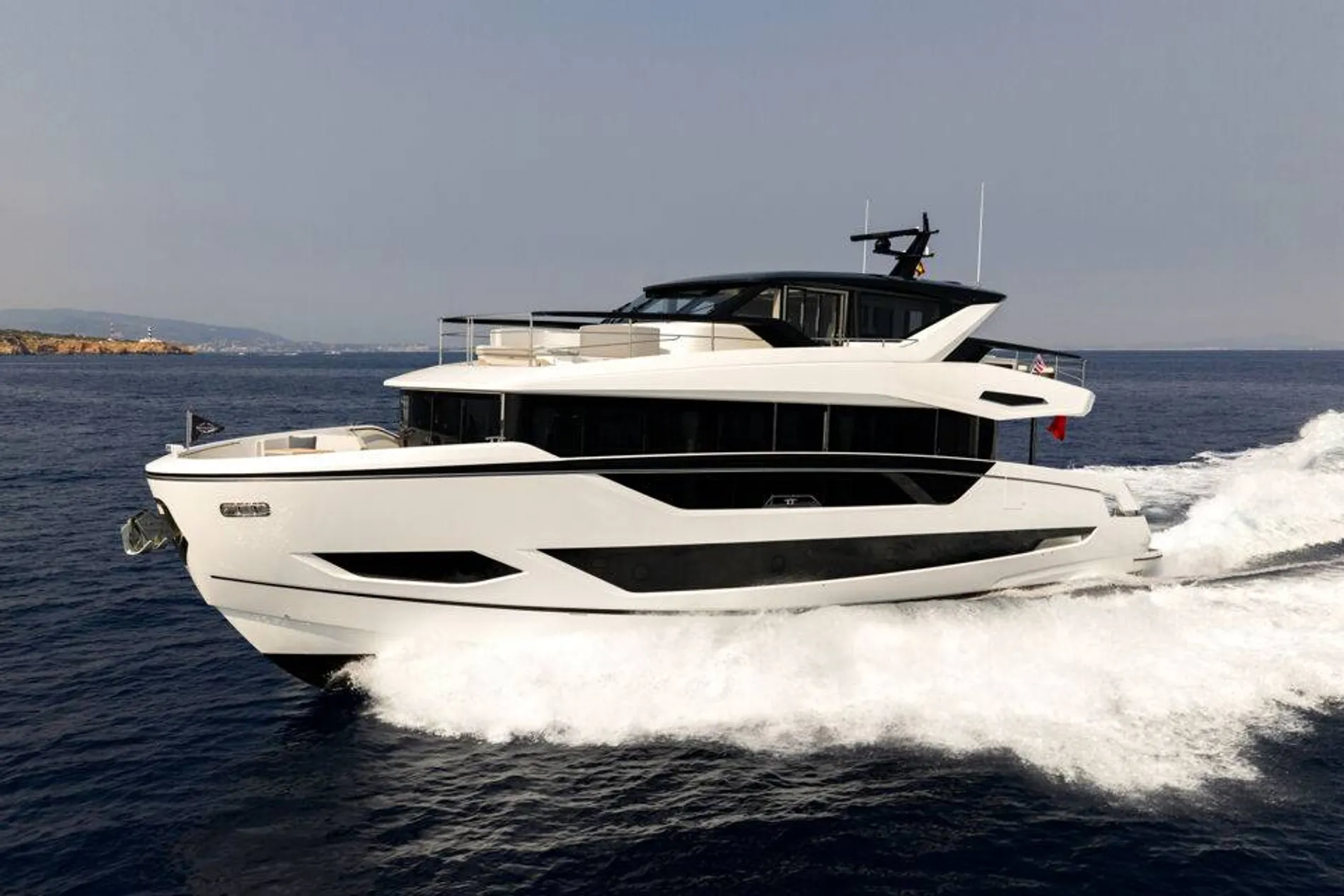 New 2027 Sunseeker 82 Ocean Enclosed for Sale | Vancouver, BC | M&P Yacht Centre | 6909172f9e97efc2360271bf