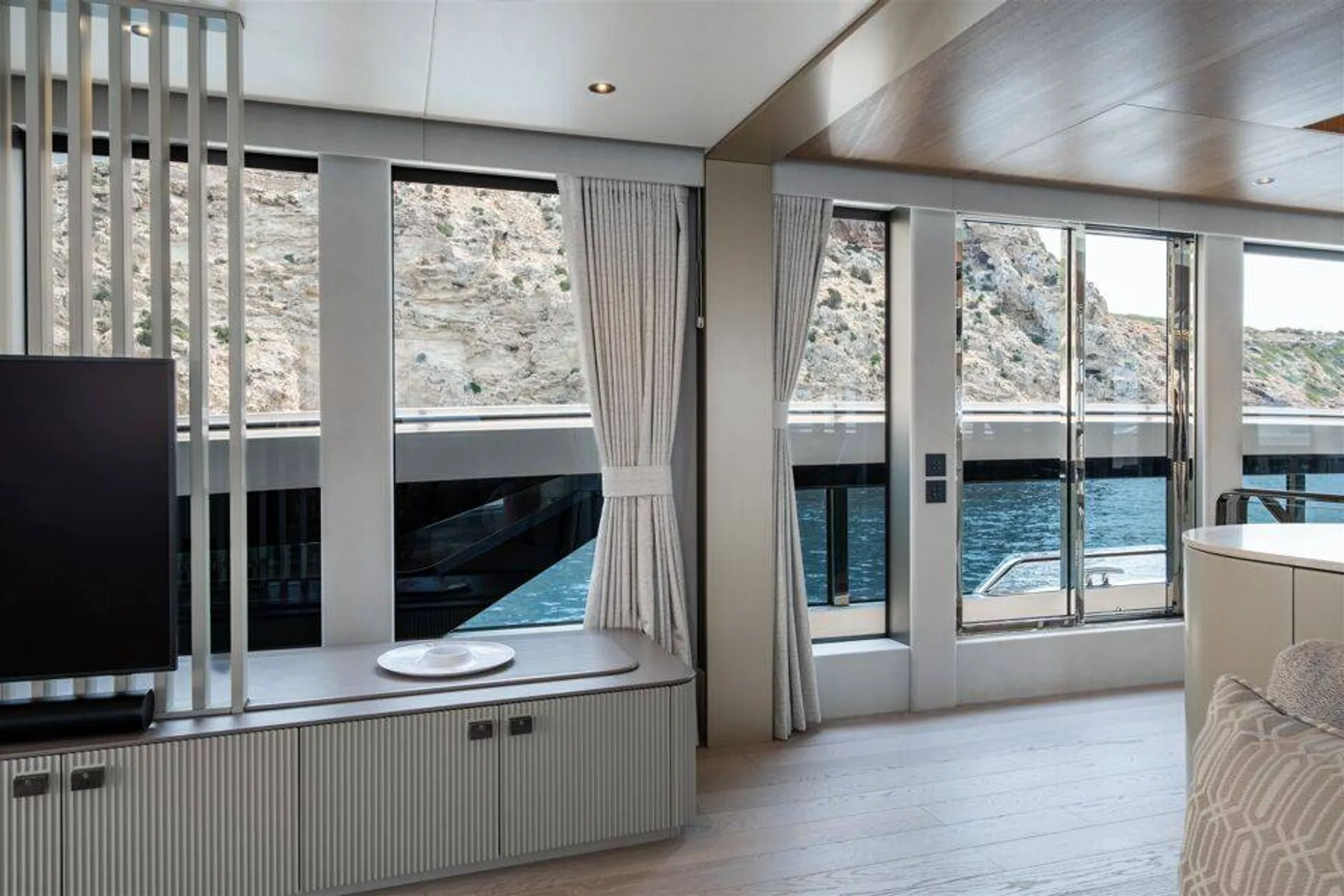 New 2027 Sunseeker 82 Ocean Enclosed for Sale | Vancouver, BC | M&P Yacht Centre | 6909172f9e97efc2360271bf