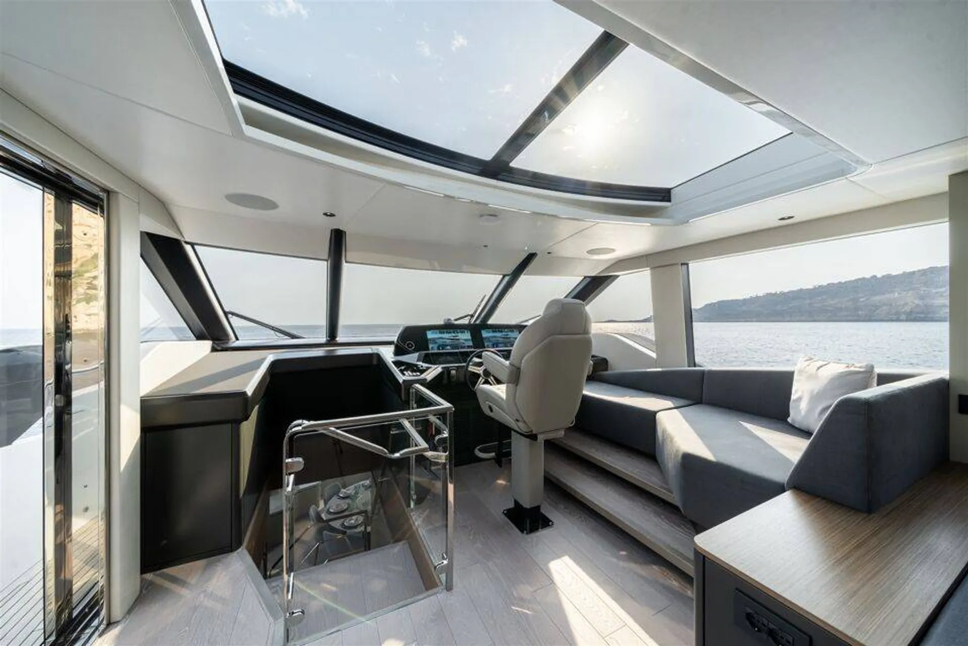 New 2027 Sunseeker 82 Ocean Enclosed for Sale | Vancouver, BC | M&P Yacht Centre | 6909172f9e97efc2360271bf