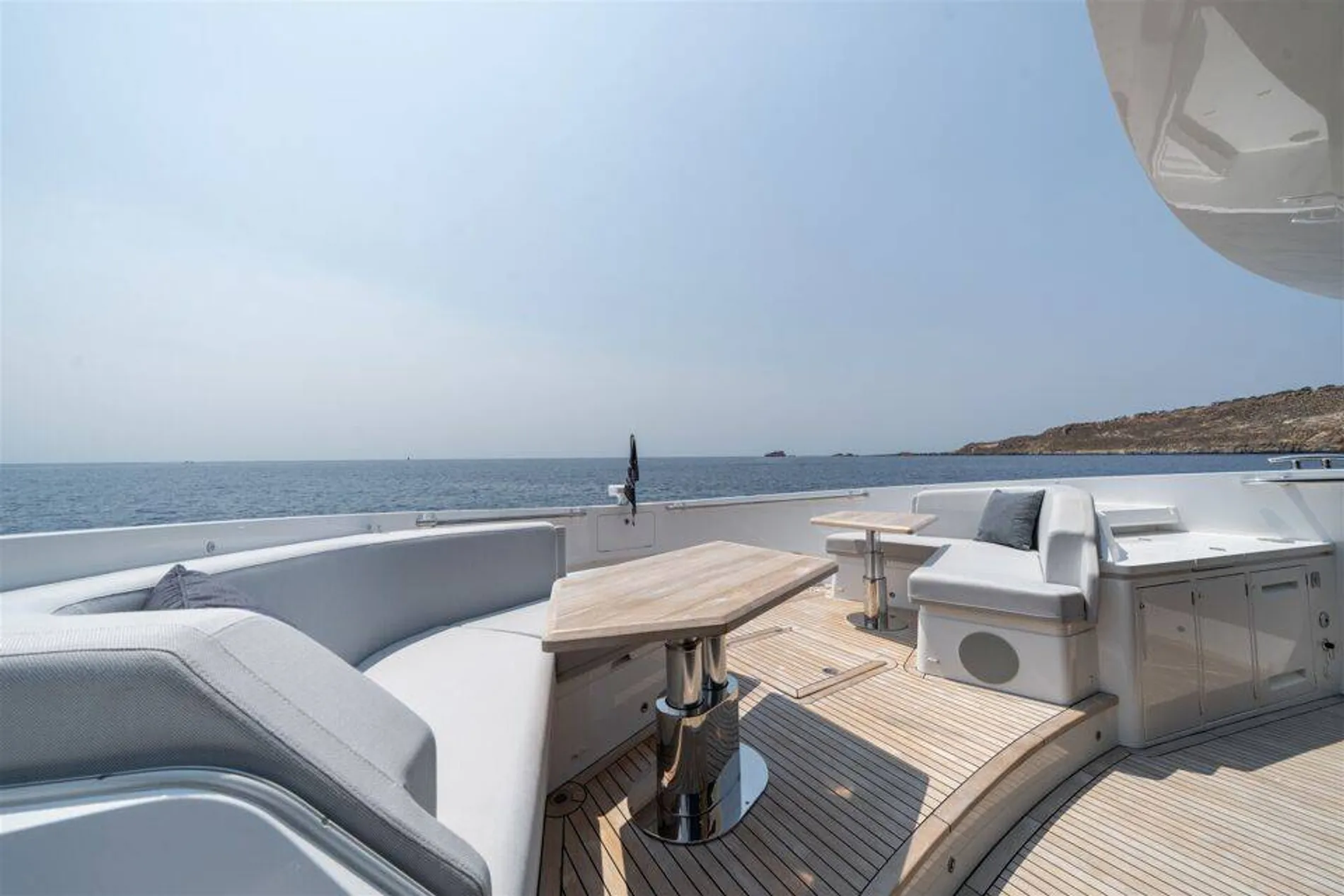 New 2027 Sunseeker 82 Ocean Enclosed for Sale | Vancouver, BC | M&P Yacht Centre | 6909172f9e97efc2360271bf