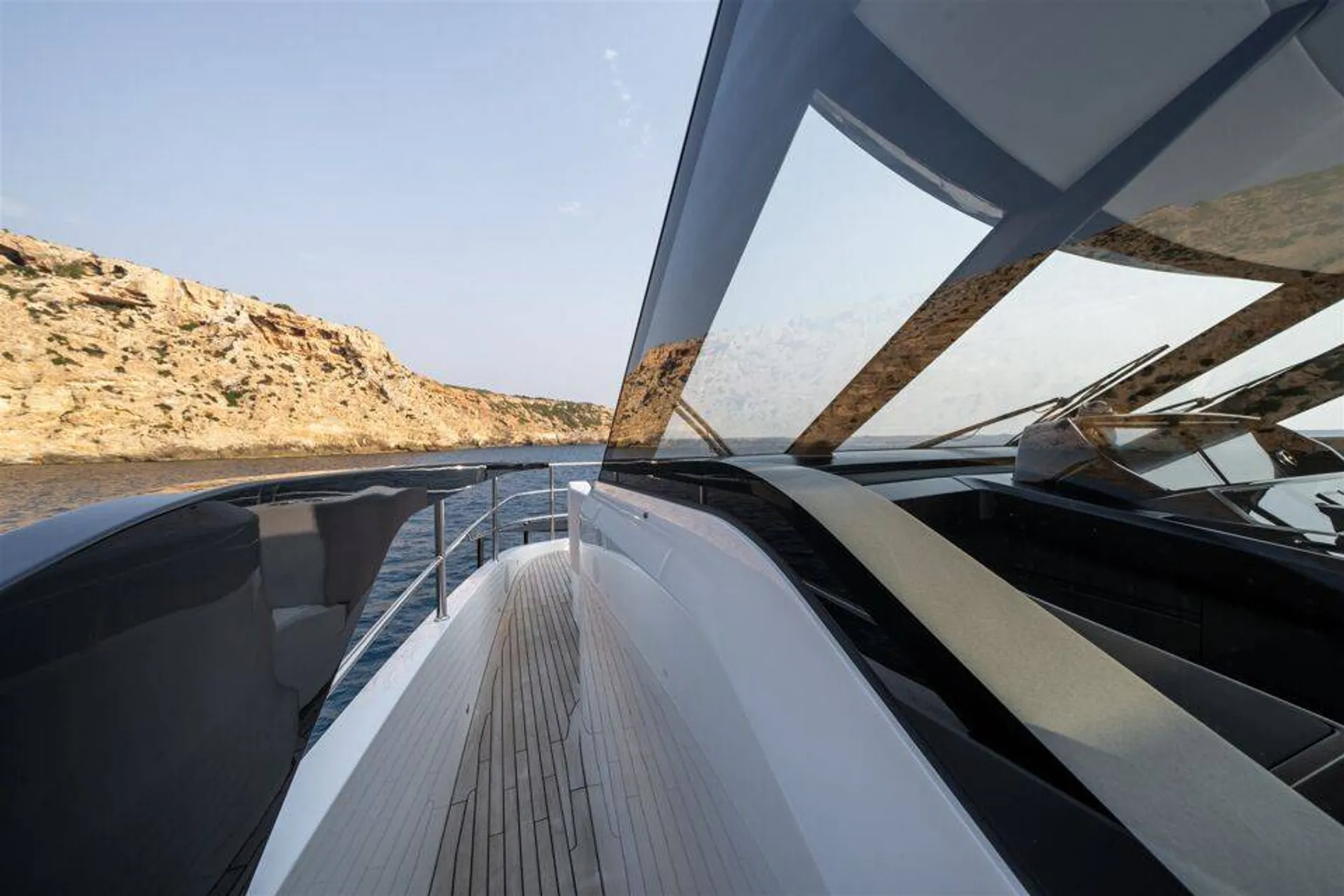 New 2027 Sunseeker 82 Ocean Enclosed for Sale | Vancouver, BC | M&P Yacht Centre | 6909172f9e97efc2360271bf