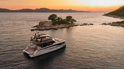 New 2027 Prestige M-LINE: M7 for Sale | Vancouver, BC | M&P Yacht Centre | 6909186960079a644f006a52