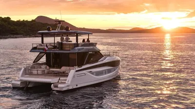 New 2027 Prestige M-LINE: M7 for Sale | Vancouver, BC | M&P Yacht Centre | 6909186960079a644f006a52