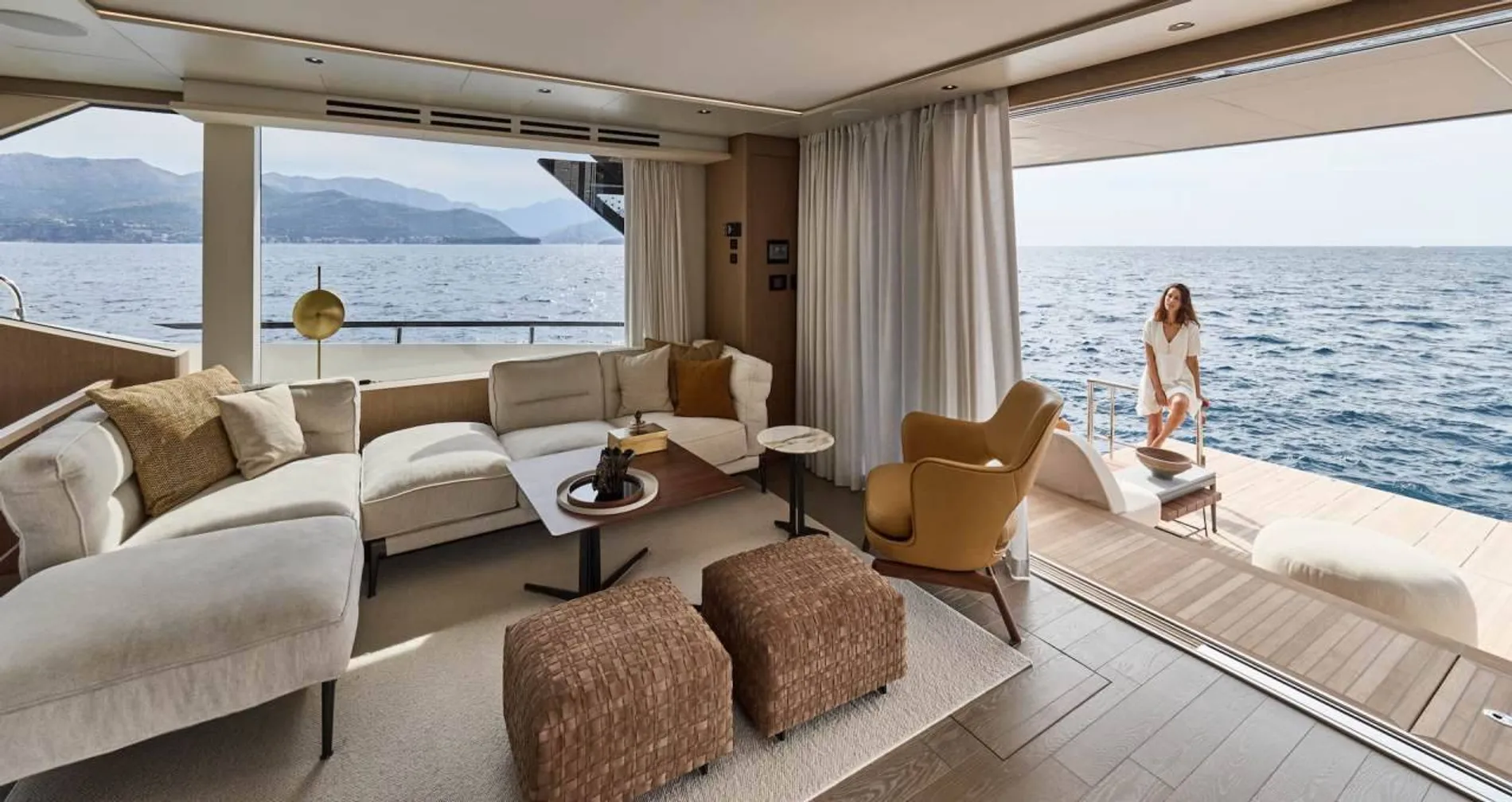 New 2027 Prestige M-LINE: M7 for Sale | Vancouver, BC | M&P Yacht Centre | 6909186960079a644f006a52