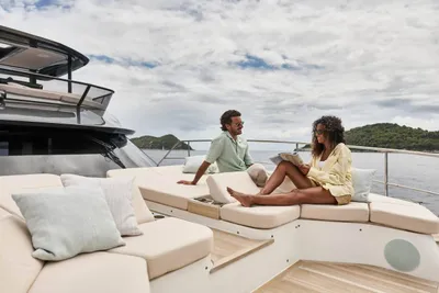 New 2027 Prestige M-LINE: M7 for Sale | Vancouver, BC | M&P Yacht Centre | 6909186960079a644f006a52