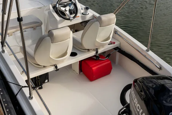 2027 Boston Whaler 130 Super Sport-3