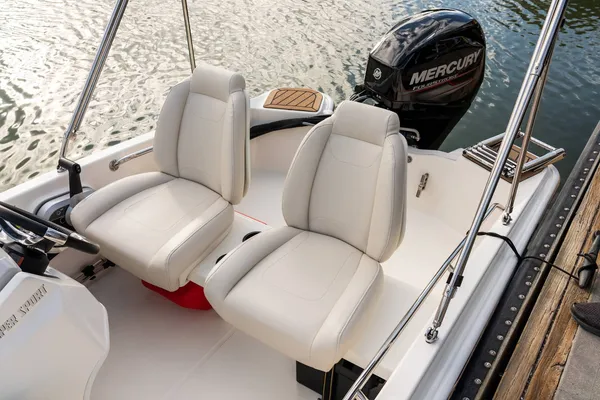 2027 Boston Whaler 130 Super Sport-8