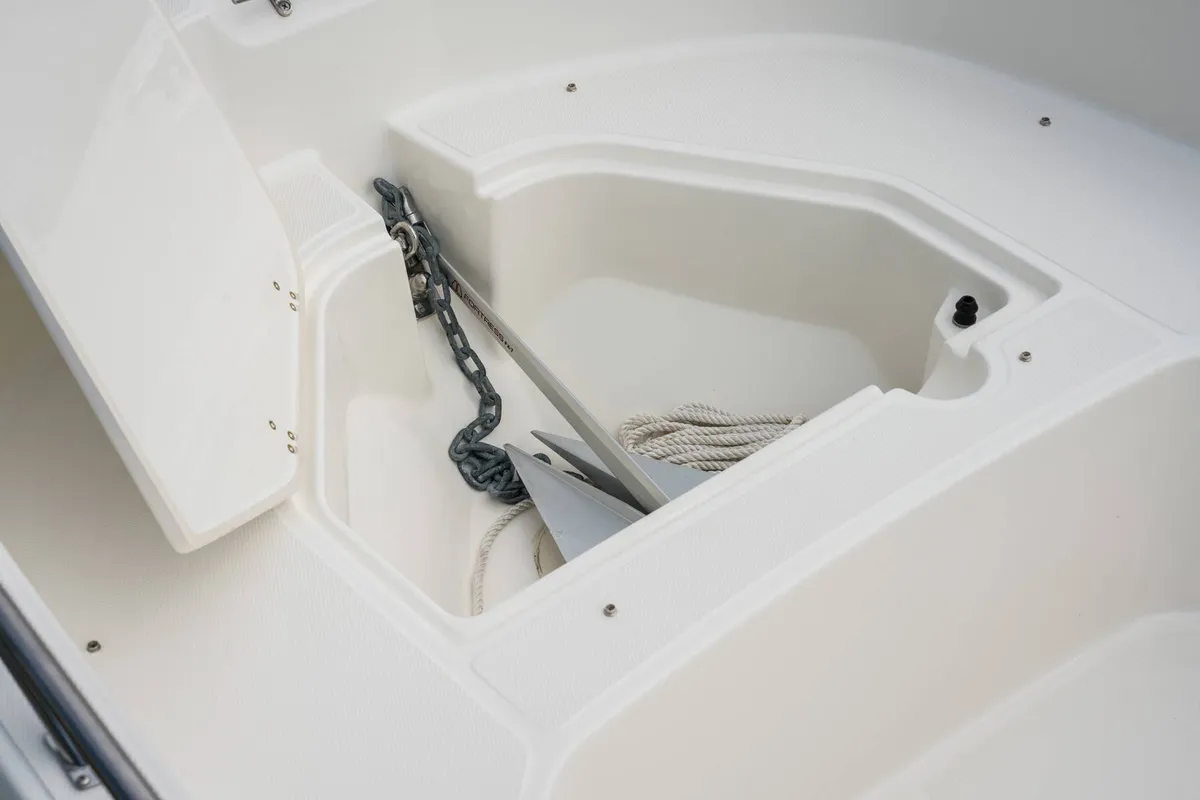 2027 Boston Whaler 160 Super Sport-5