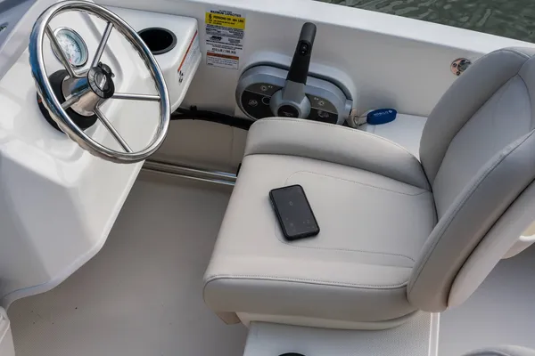 2027 Boston Whaler 160 Super Sport-4