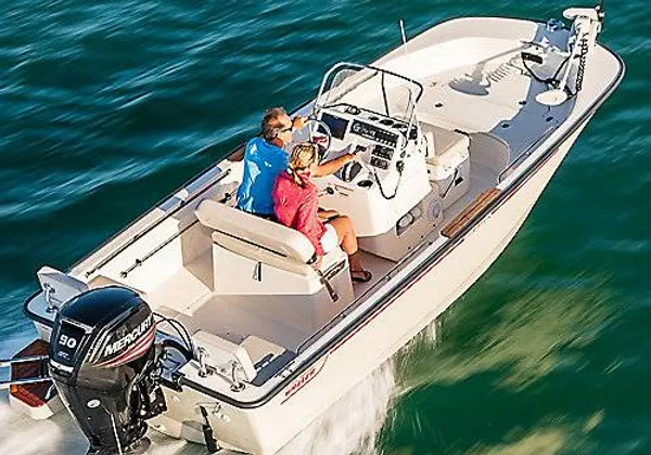 2027 Boston Whaler 170 Montauk -11