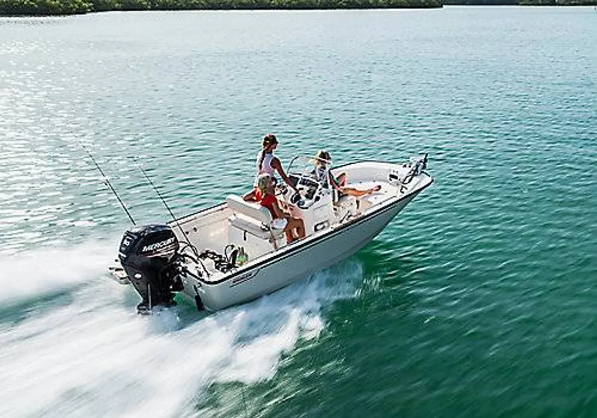 2027 Boston Whaler 170 Montauk -12