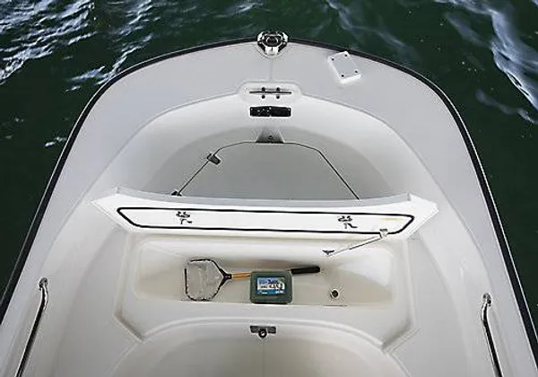 2027 Boston Whaler 170 Montauk -3