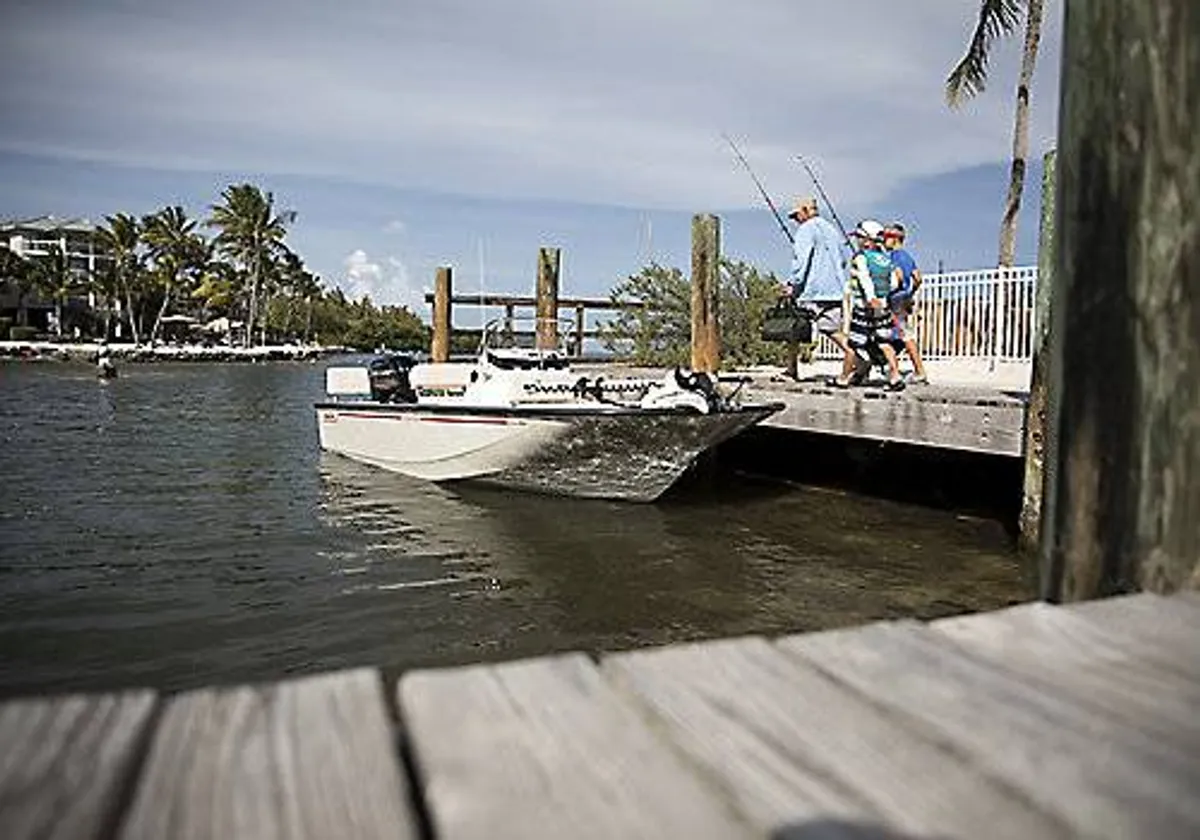 2027 Boston Whaler 170 Montauk -15