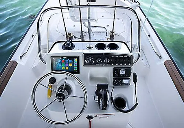 2027 Boston Whaler 170 Montauk -8